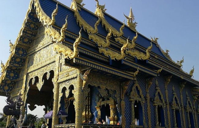 Besuch des Weißen Tempels, Blauen Tempels, Schwarzen Hauses, Chiang Saen und des Goldenen Dreiecks - Foto 10